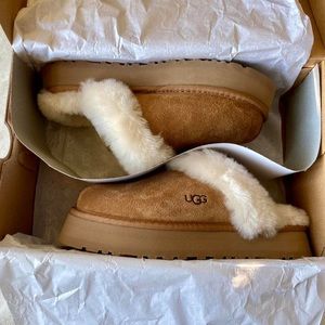LAST DROP - Brand New UGG DISQUETTE SLIPPERS SIZE WOMEN’S US 11